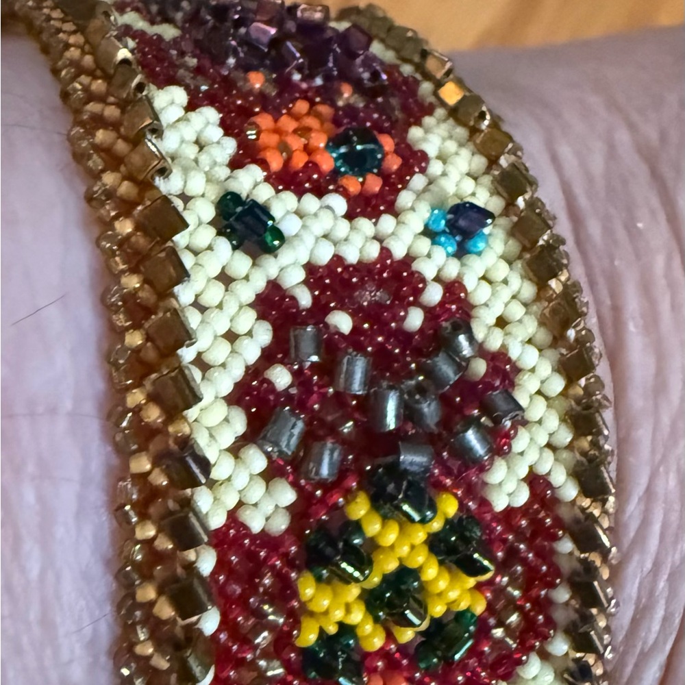 Fish bracelet hand beaded multi fish, gorgeous bracelet. Down by the seashore.